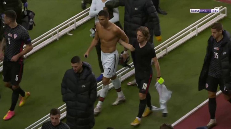 中看到足球 中看到足球