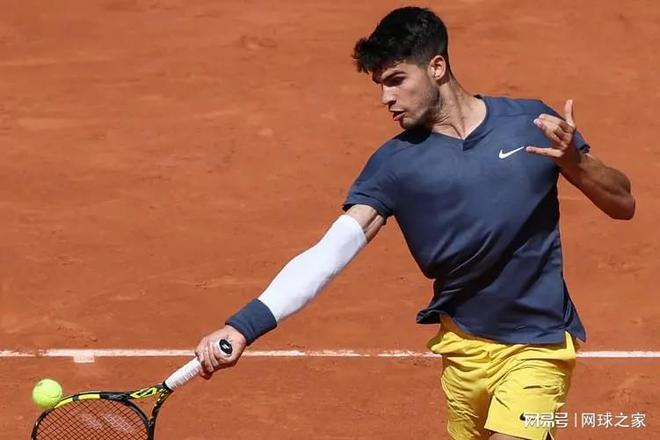 展现出了毫 展现出了毫